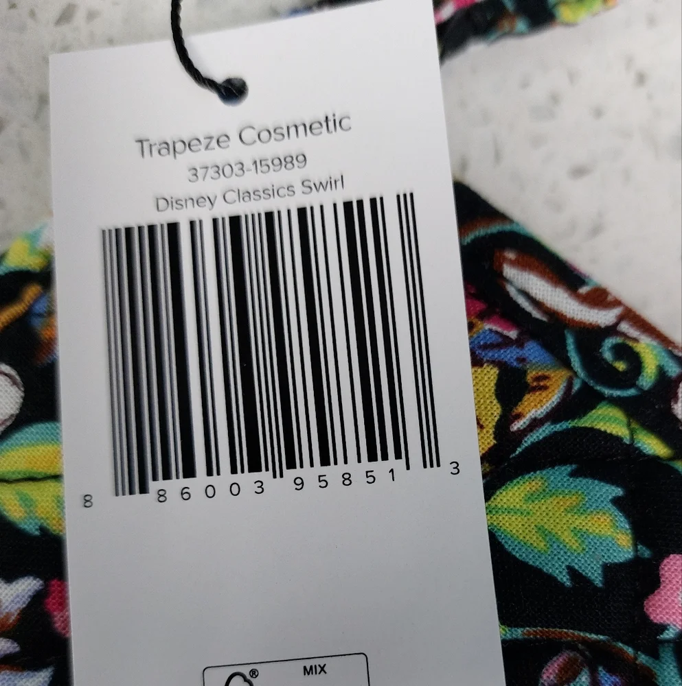 Vera Bradley Disney Classics On The Green Trapeze Cosmetic NWT